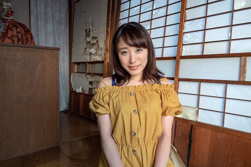 HOTVR-005 [VR] 4位素人妹子一边舔肛一边回答面试