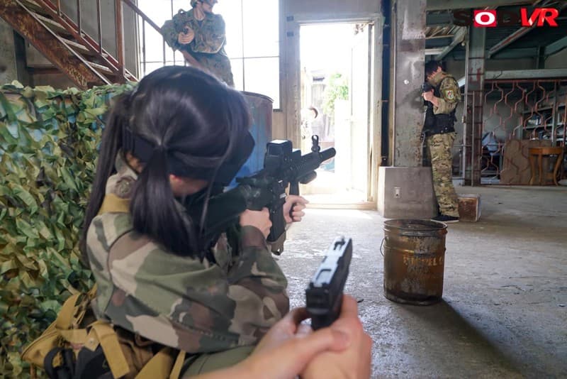 DSVR-505 [VR] Sabage在游戏和 SEX 中推倒一个看涨的傲娇军女 枢木あおい