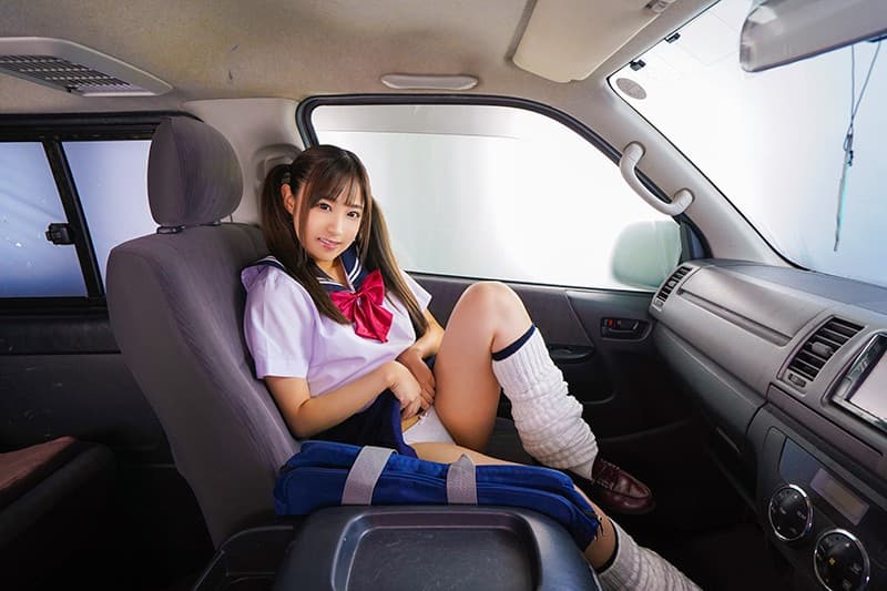 KIWVR-111 [VR]60fps [奇闻趣事 VR] 淫荡可爱的汽车性爱 J ○ 在狭窄的汽车中看起来不错，双马尾和亲密接触栄川乃亜