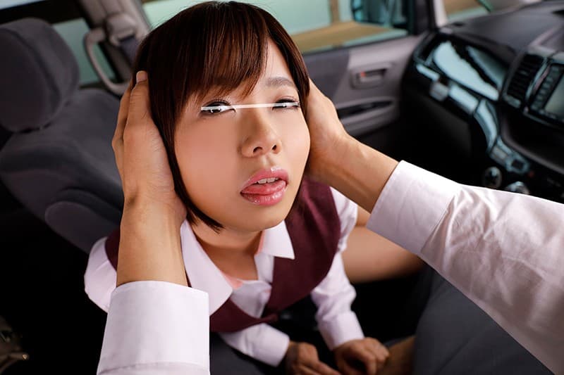 CLVR-077【VR】欲求不満パート妻とカーセックス不倫VR 密室でチ○ポに飢えた同僚人妻と…。生々しい車内不倫の一部始終をバーチャル体験！！