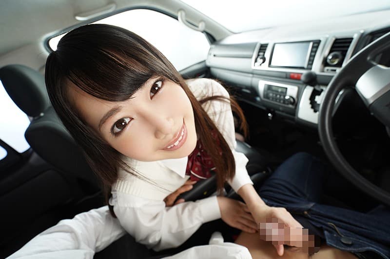 KIWVR-114 [VR]60fps [奇闻趣事 VR] “从第一次看就一直很喜欢，请跟我出去◆” 与成为情人的美少女J○初次约会！ Flirtatious Love Love Creampie Car SEX 弥生みづき 在回家的路上