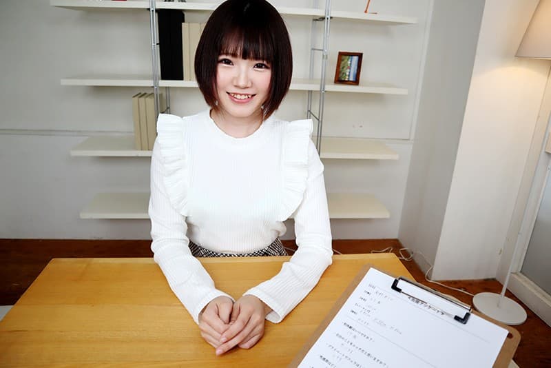 EXVR-305 【VR】变身恶毒AV制作人VR！前来面试的美少女最棒的地方在于，她做了很多Eloy的东西，最后还射出了阴道射精！南野あさひ