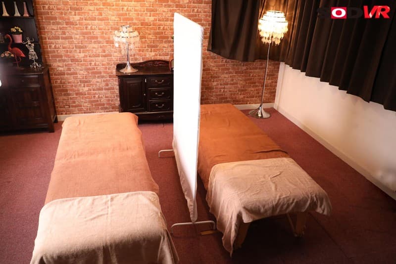 DSVR-483 【VR】ペアルームNTRエステ すぐ真横にエステを受けている彼女がいるのに痴女エステティシャンの手技にチ○ポはギンギン！性欲には逆らえずなすがままに受け入れナマ中出し射精！