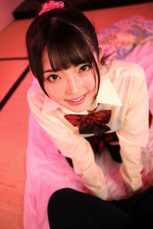 KMVR-615 【VR】知る人ぞ知る地方でひっそりと営業する伝説的女子校生限定ちょんの間風俗！都会では行えない非合法サービスの連続で、美少女女子校生と精子が果てるまで楽しむことができる！ 御坂りあ