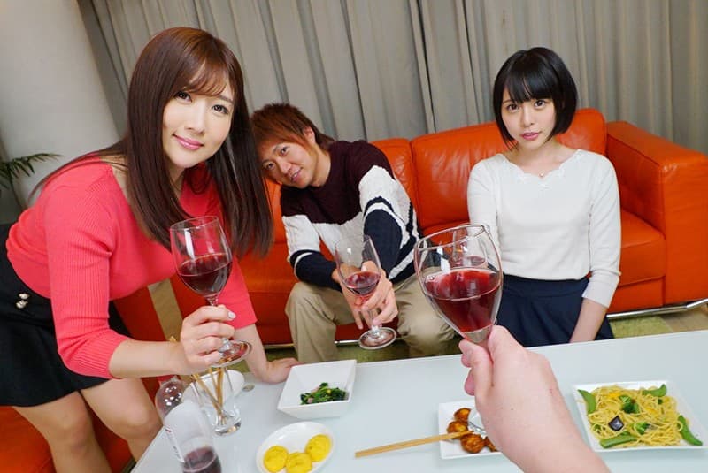 KMVR-624 【VR】妻とのSEXにマンネリ気味の俺。部下の彼女とのSEXで再び燃え上がる。