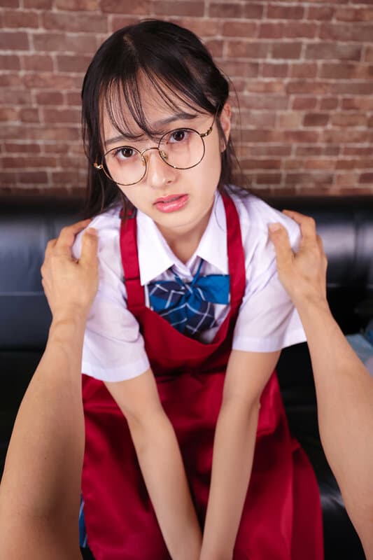 KIWVR-844 【VR】【8K】敏感早漏体质的打工前辈，玩弄乳头后多次高潮 花守夏歩