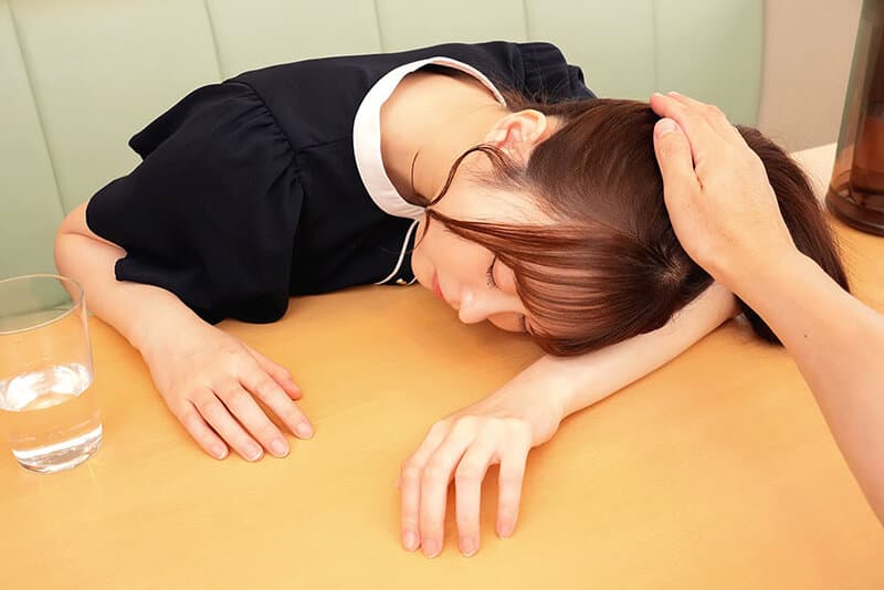 SAVR-897 【VR】致沉迷药物与疯狂的学姐——将纯真耀眼的社团前辈诱骗、束缚并沦陷后，我得以积极面对生活 – 天马由依