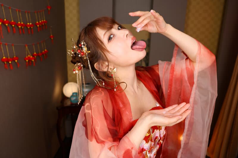 URVRSP-535 【VR】【8K】淫之国 被欲海女帝榨干至灵魂尽失的绝对服从酒池肉林