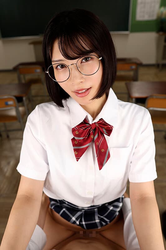 SAVR-943 【VR】绝对没有男朋友的朴素内向女生宫城，从龟头到蛋蛋舔遍的深情口交求爱