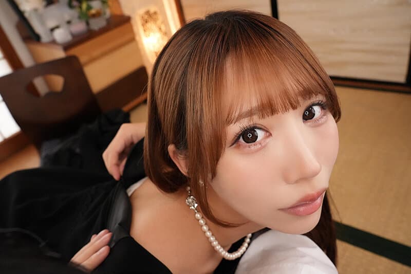 SAVR-940 【VR】青梅竹马守寡满一年 用紧密拥抱与热吻填补内心空洞 在激烈交合中消解悲伤 尾崎绘里香