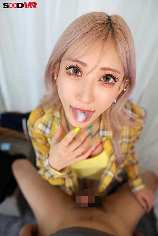 DSVR-1880 【VR】【8K】她悄悄把我带进试衣间，若无其事地引诱我勃起，然后痴女般尽情挑逗我的隐藏肉食系辣妹店员AIKA