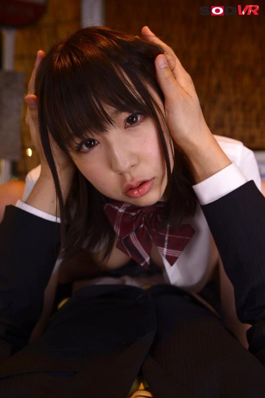 DSVR-283 【VR】突然の通り雨、バス停で待つ 名前すら知らない濡れ透け女子学生を 雨宿り陵●セックス