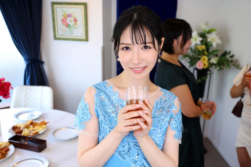 URVRSP-532 【VR】【8K】同学会上重逢前任女友，确认彼此分离的岁月……激情缠绵的一夜情 理绪