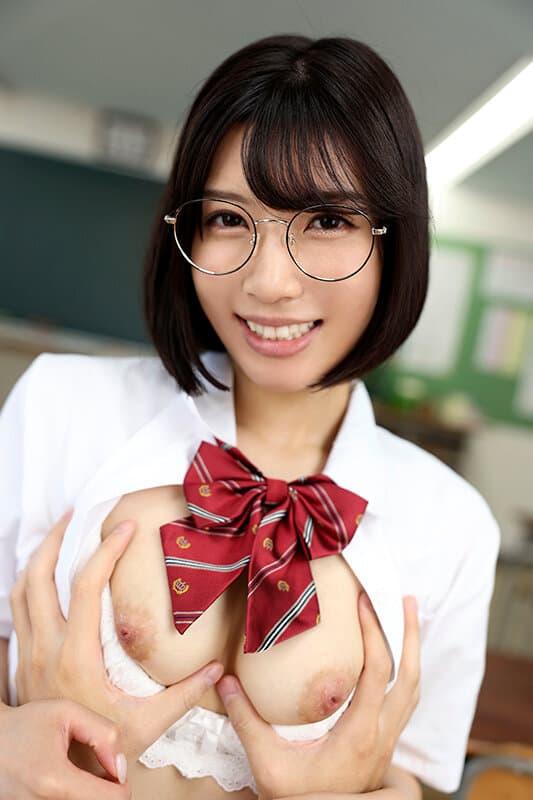 SAVR-943 【VR】绝对没有男朋友的朴素内向女生宫城，从龟头到蛋蛋舔遍的深情口交求爱