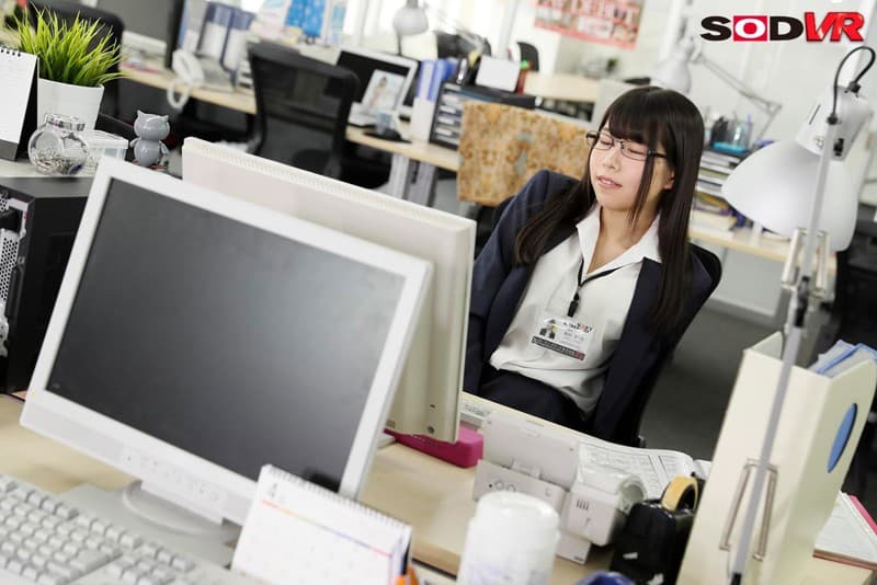 DSVR-255 [VR] 上班时用内部设备偷偷手淫的黑色连裤袜 SOD 女员工入职第2年相沢さつき (23) 我在假期工作时亲眼目睹了手淫！ 「连我也请自慰吧……」 VR Onapetto 近距离接触互相凝视 密集亲吻 可耻服务[面对面坐着] [女牛仔] [传教士]