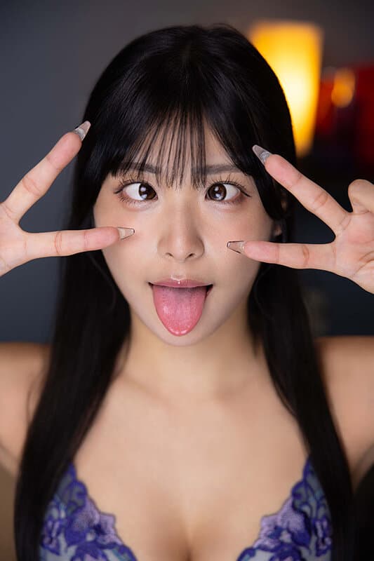 VRKM-1763 【VR】塩対応だったので、こっそりナマハメして’アヘ顔’でイカせまくった件 似鳥日菜