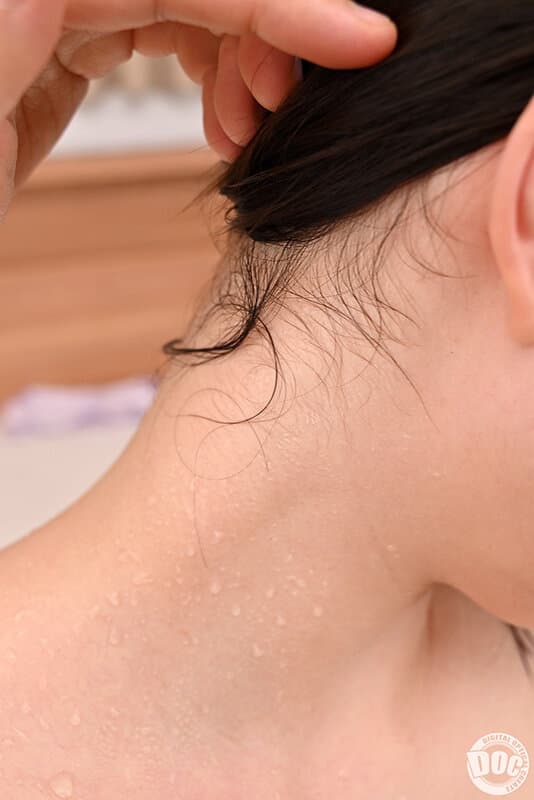 DEVR-032 【VR】炎热密室中与女友挥洒汗水的激情时刻 野宮あん