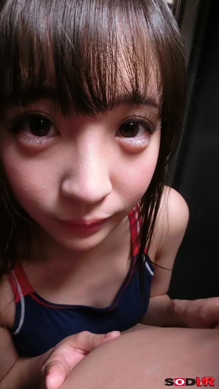 DSVR-240 【VR】密室ロッカー内VR 水泳部の後輩女子と部室でイチャイチャしていたら誰か入ってきたので【ロッカーの中】に隠れてこっそり密着手コキ！…興奮が収まらないボクらはそのあとも【密着対面座位】【覆いかぶさり騎乗位】でイチャラブ中出しSEX！