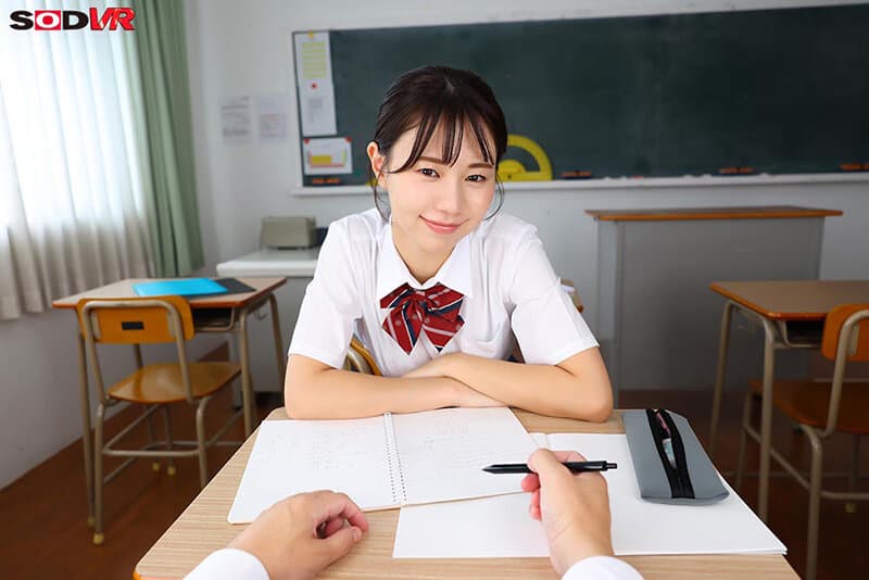 DSVR-1883 【VR】【8K】正经的班长其实是个被看到就会兴奋的暴露狂 五芭