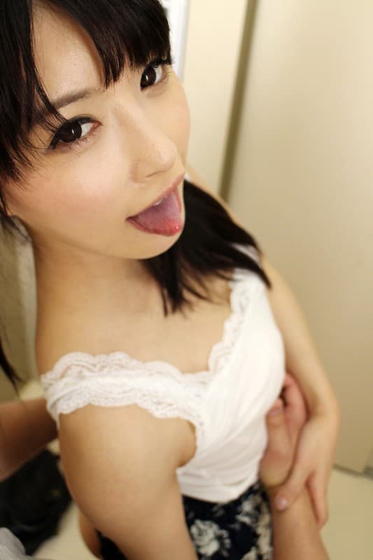 EXVR-128 【VR】エレベーターに男女が閉じ込められちゃった！？ 不安だ??らとか言いながら手を握ってきたりキスしてきたりで盛り上がって結局中出しSEXしっちゃったボク 波木はるか