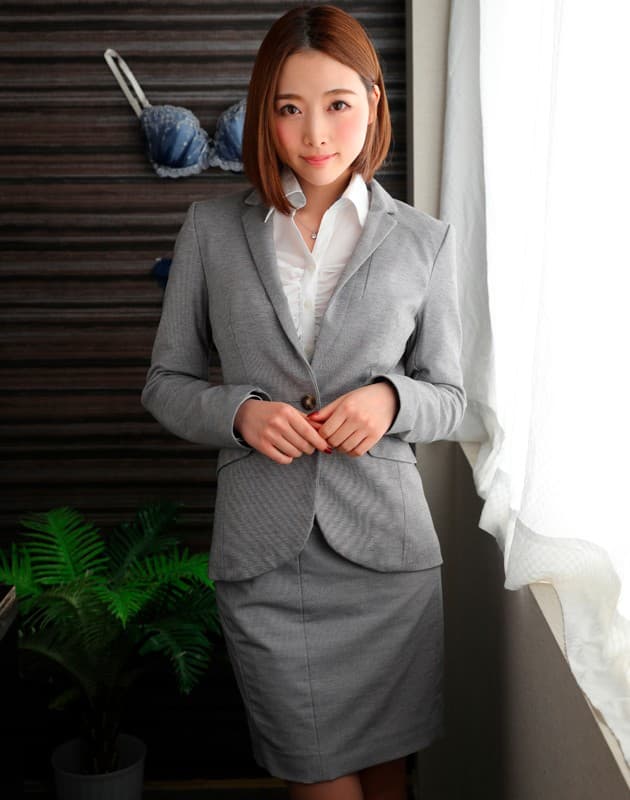 BZVR-009 【VR】採用倍率50倍超難関！！「超美人でエロい社長?秘書?OLがいる」と巷で噂の会社に採用！！入社した瞬間に連続射精！ 本田岬?三原ほのか?きみと歩実