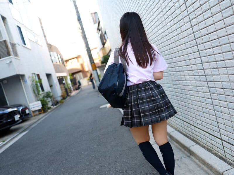 AJVR-301 【VR】【跟踪强暴】尾随放学女生入室施暴 松井日奈子