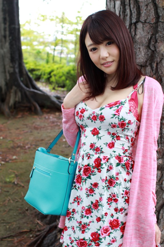 WVR-90009 【VR】VR 浜崎真緒 雨の大人デート ずーっと昔から愛してます！ いつだって至近距離で一緒にいたいの！