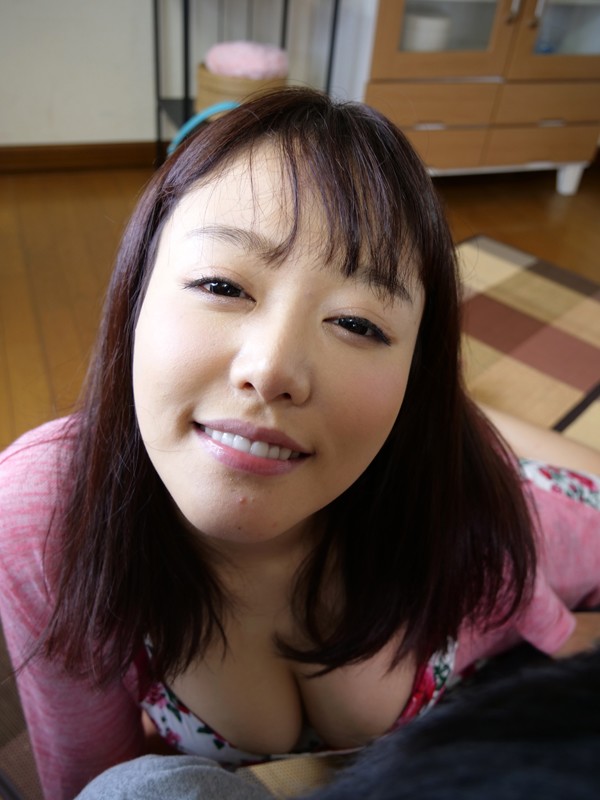 WVR-90009 【VR】VR 浜崎真緒 雨の大人デート ずーっと昔から愛してます！ いつだって至近距離で一緒にいたいの！