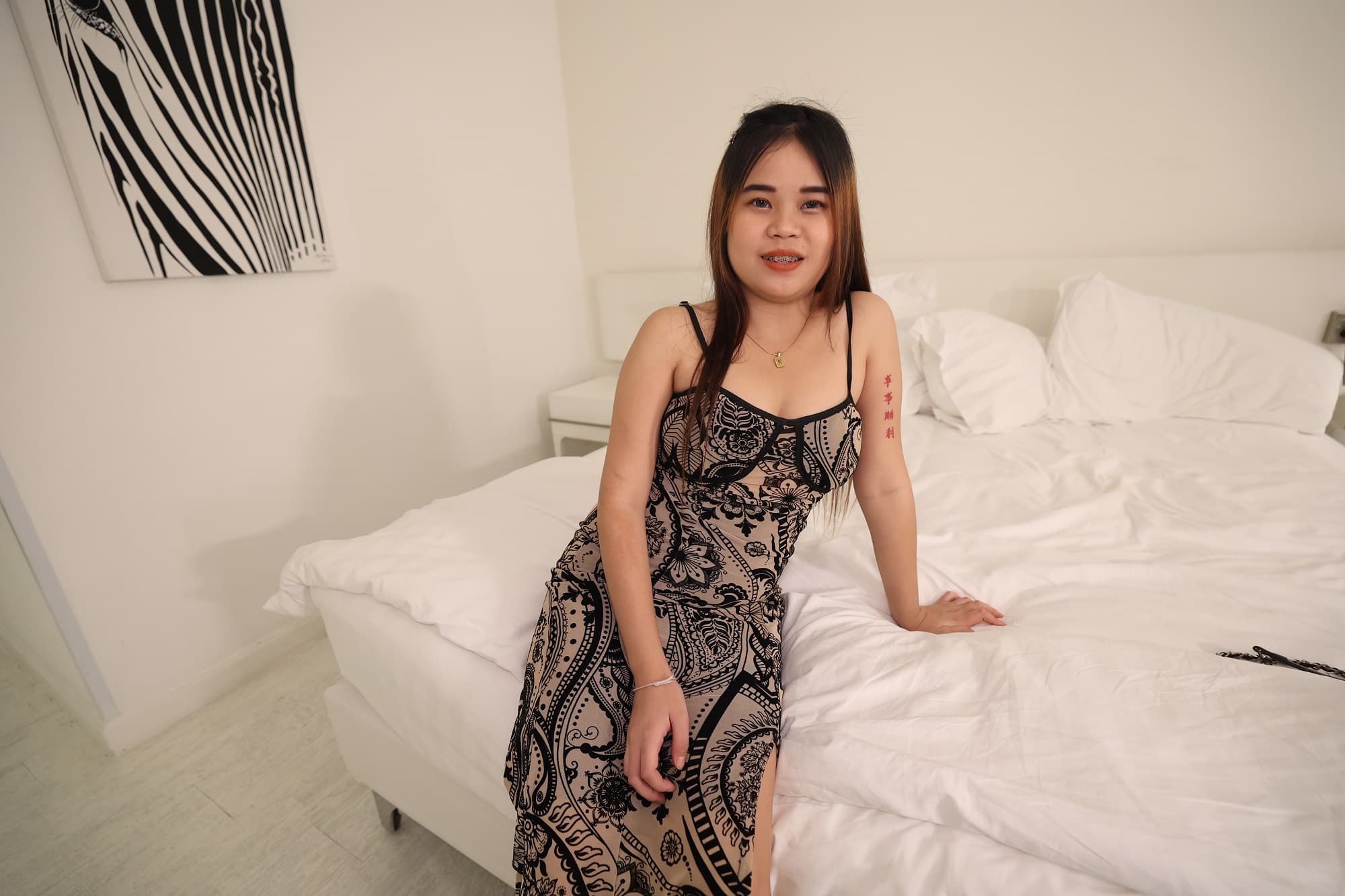 Cute Thai Teen Seduced Into A Naughty Shoot 影片截图 3