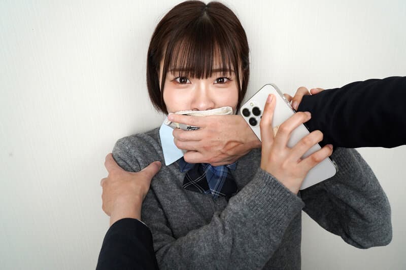 PXVR-423 【VR】教え子拉致ってキメセク!! 本当なら絶対ヤレない俺を見下す生意気クソガキJKを媚薬漬けにして爆イキ性奴●化 日頃の鬱憤と精子ブチマケFUCK!! 千葉優花【8K】 影片截图 3