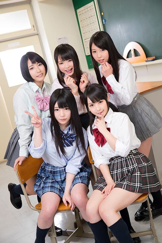 KMVR-112 【VR】KMP15周年特別企画 5人の激カワJKが僕の生チ●ポをガチ争奪戦!!即ハメ5連続中出しSEXスペシャル!! 影片截图 7