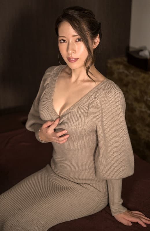 CAFR-517 【VR】悪徳オイルマッサージ師のオレを逆誘惑してくる性欲エグめの人妻とヤバオイリー性交 二宮和香