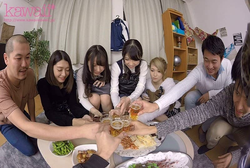 KAVR-005 【VR】童貞の僕が初めての合コンでまさかの超モテモテ！！ アイドル級美少女4人が優しくSEXを教えてくれる全員中出し筆おろし体験VR あおいれな 椎名そら 玉木くるみ 香苗レノン