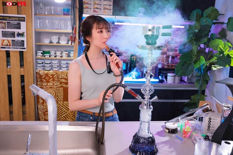 DSVR-1598 【VR】【8K】シーシャ屋で働くちょっとエッチなお姉さん、じゅん。気まぐれな性格でお姉さんの気分次第で抜きもOK。 末広純