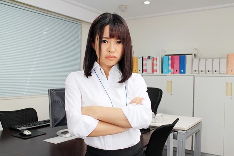 EXVR-220 【VR】謎の催眠スマホで口うるさい後輩OLに中出しおねだりさせてみた！！ 相澤ゆりな