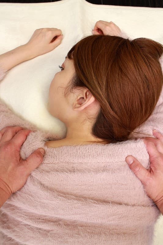 EXVR-202 【VR】酔っぱらって動けなくなった泥酔ギャルを密かに犯して生中出し 咲々原リン