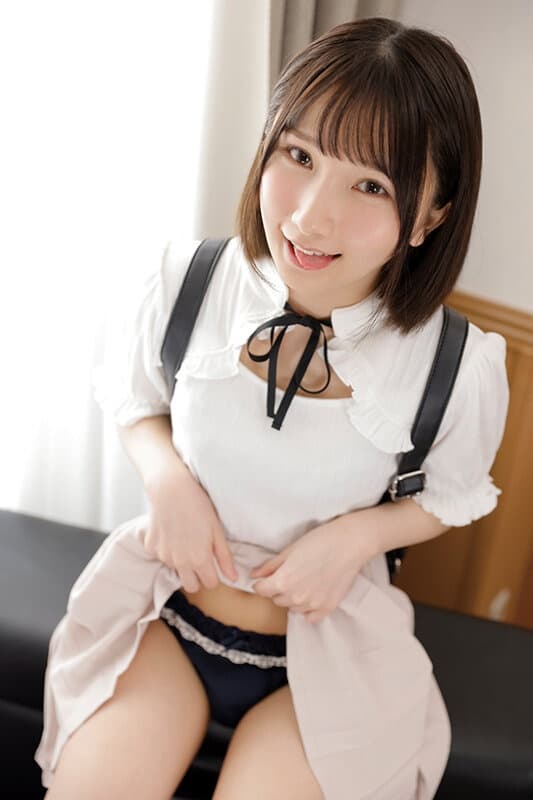 URVRSP-186 【VR】え？ホントに18歳！？マッチングアプリで出会った合法ロリっ娘少女は143cmの無垢っ子…かと思いきや童貞の僕のチ○ポを欲しがる性欲激強のセックス大好き娘だった件 かなちゃん