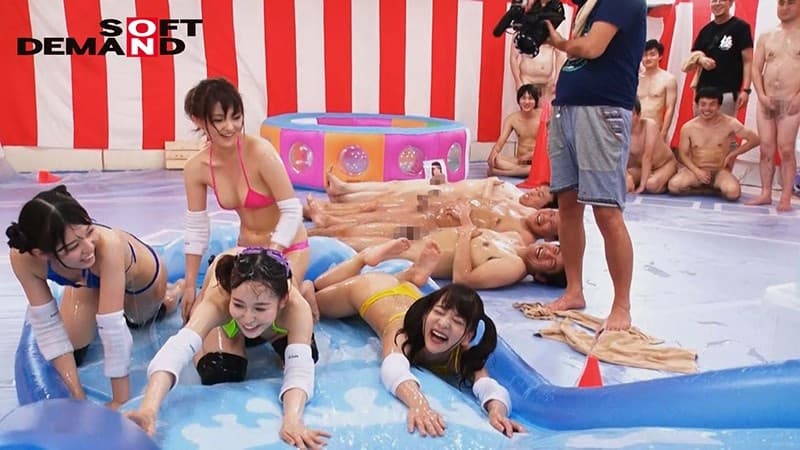 SDEN-026 SODファン大感謝祭！賞金目指して素人男性のチ○コをヌイてヌイてヌキまくれ！総発射数31発！男も女も裸でぬるぬる密着淫乱ローション相撲