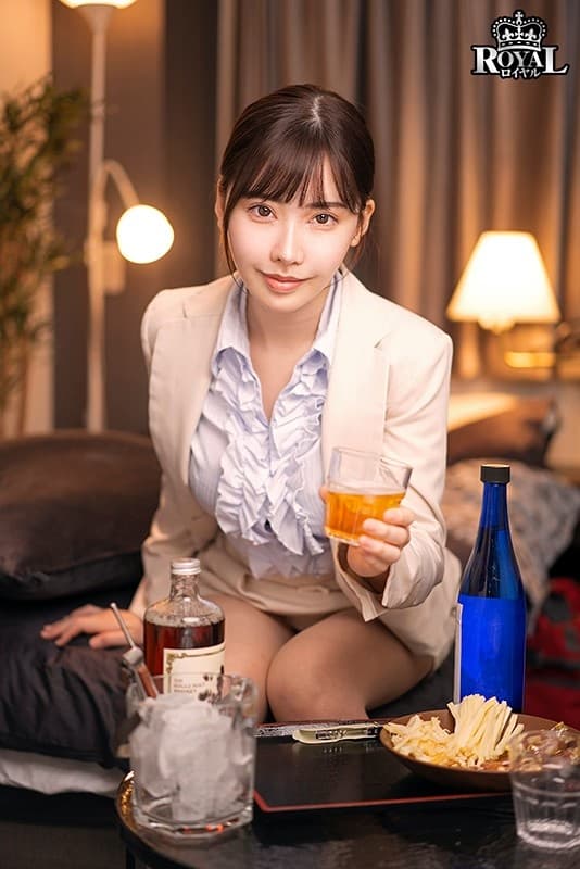 ROYVR-021 【VR】 気が狂うほどの寸止めで大量発射！！3つ（家庭教師、エステティシャン、女上司）のシチュエーションで何度も何度も言葉責めを繰り返されて、最終的に発射させられちゃう超究極寸止めVR 深田えいみ