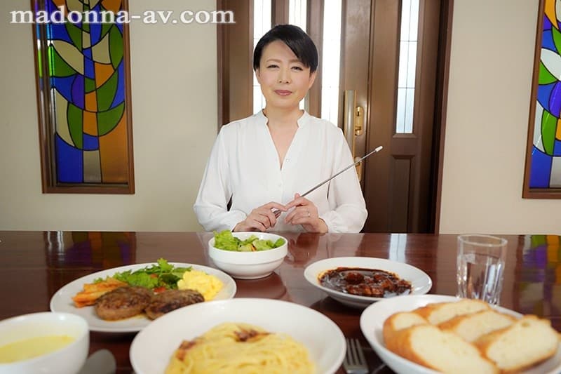 JUVR-008 【VR】初VR！！ 三浦恵理子 気が狂いそうなほど淫語責めしてくる人妻ビジネスマナー講師の行列ができる熟JOI性指導に翻弄される僕