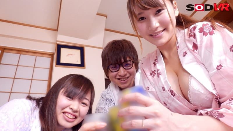 DSVR-202 【VR】友人夫婦と4人で温泉旅行、友人の奥さんがめちゃくちゃ可愛くて僕に気がある！？ 友人と嫁がお酒飲んで爆睡している真横でこっそり内緒のお互いW不倫中出しセックス2