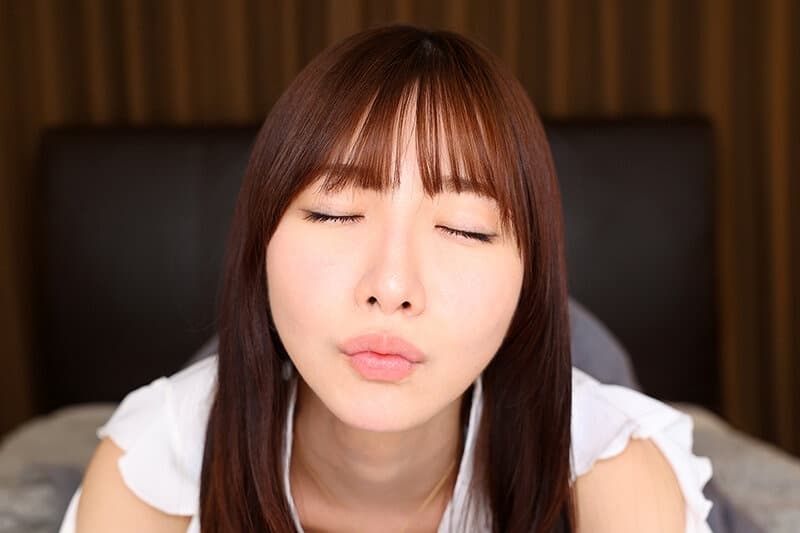 URVRSP-379 伊東める【VR】【8K VR】蠱惑的囁きと完璧なスタイル、覗き込まれながら近距離で見つめられ完堕ちするまで絞り取られるホテル誘惑セックス ニア先輩