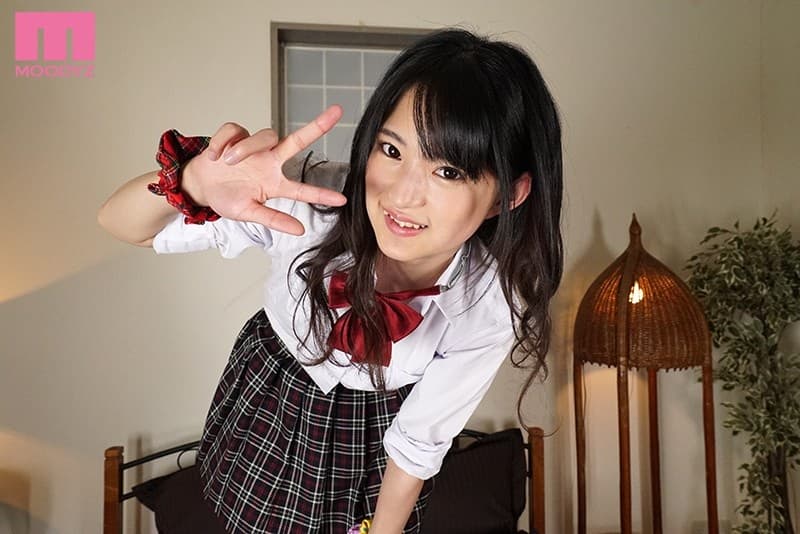 MDVR-060 【VR】いいね！メチャカワ☆ダンシングHQVR！！ ショート動画投稿アプリで見つけた激カワ制服女子を呼びだしてノリノリ中出しSEX！！ さらに広がるJ○の輪！！クラスメイトも呼んでもらい夢のハーレム3P VR！！ 渚みつき