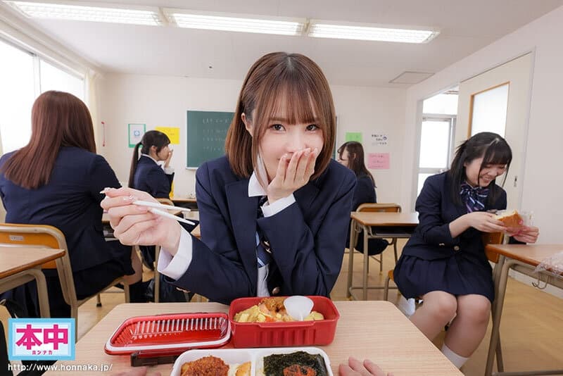 HNVR-150     【VR】席替えVR 男は僕ひとりだけのクラスであの子もこの子も僕の隣の席をねらってる！？ 松本いちか