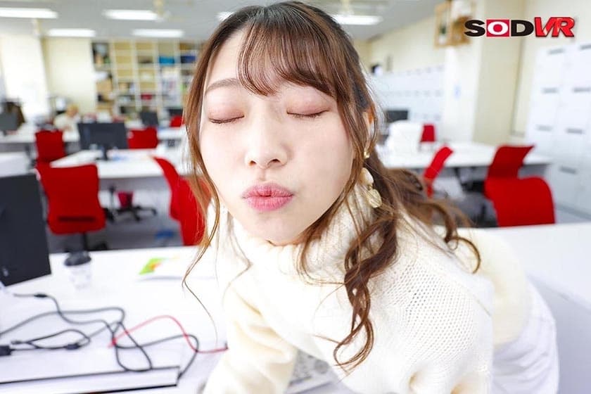 DSVR-1127 【VR】もしも僕がSODに入社したら…1年先輩の中山先輩と会社には内緒でこっそり社内恋愛 エッチな先輩、宣伝部 中山琴葉が休日のオフィスで「ほかの人は内緒だよ？会社でエッチな事しちゃお？」