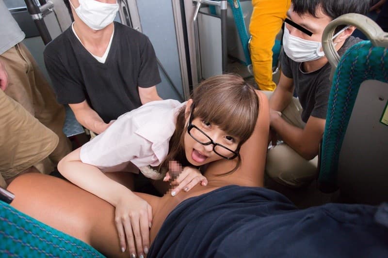 BUZ-014 【VR】buz流バス痴漢三連発！美人OLから女子校生、アイドルまでよってたかって囲い込み超リアル痴漢！