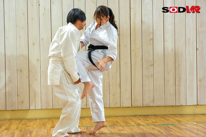 DSVR-1004 【VR】いつも厳しい空手部の先輩に「マッサージして」とコキ使われ、クリトリス集中刺激したら快楽堕ち！立場逆転！黒帯で拘束して、厳しくシゴいてやった。 羽月うらら