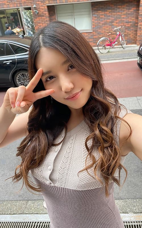 KIWVR-291 【VR】【ヤリマン数珠つなぎ】「あなたより極エロなヤリマン紹介してくれませんか？」セフレの友達はエロいのか！【Gカップ欲求不満の剛毛ハーフ美女】にレースクイーンとナースのコスプレさせて【中出し?顔射?パイズリ挟射】 れん