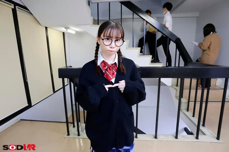 DSVR-1683 【VR】【8K】「せんせいしか私を必要としてくれない…」クラスの訳アリ地味子に手を出したけどくっそヤンデレで逆に俺がおどされている 藤田こずえ