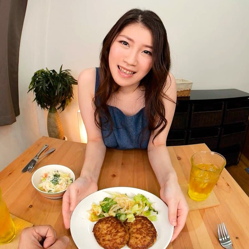 AQULA-015 【VR】エロ可愛すぎる俺の嫁がいつも発情してるから浮気する気にもならない 桧山ゆりか